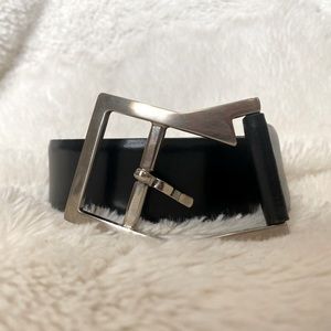 Donald J Pliner black leather belt with silver “V” buckle